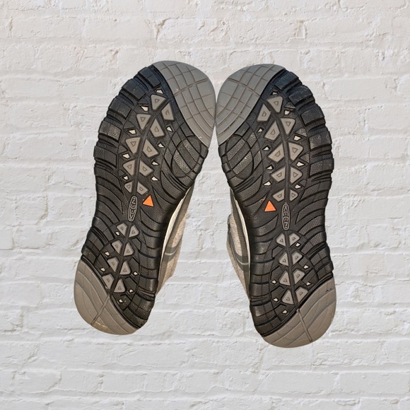 Keen Waterproof Hiking Boots *LIKE NEW* 8.5W - Picture 2 of 2